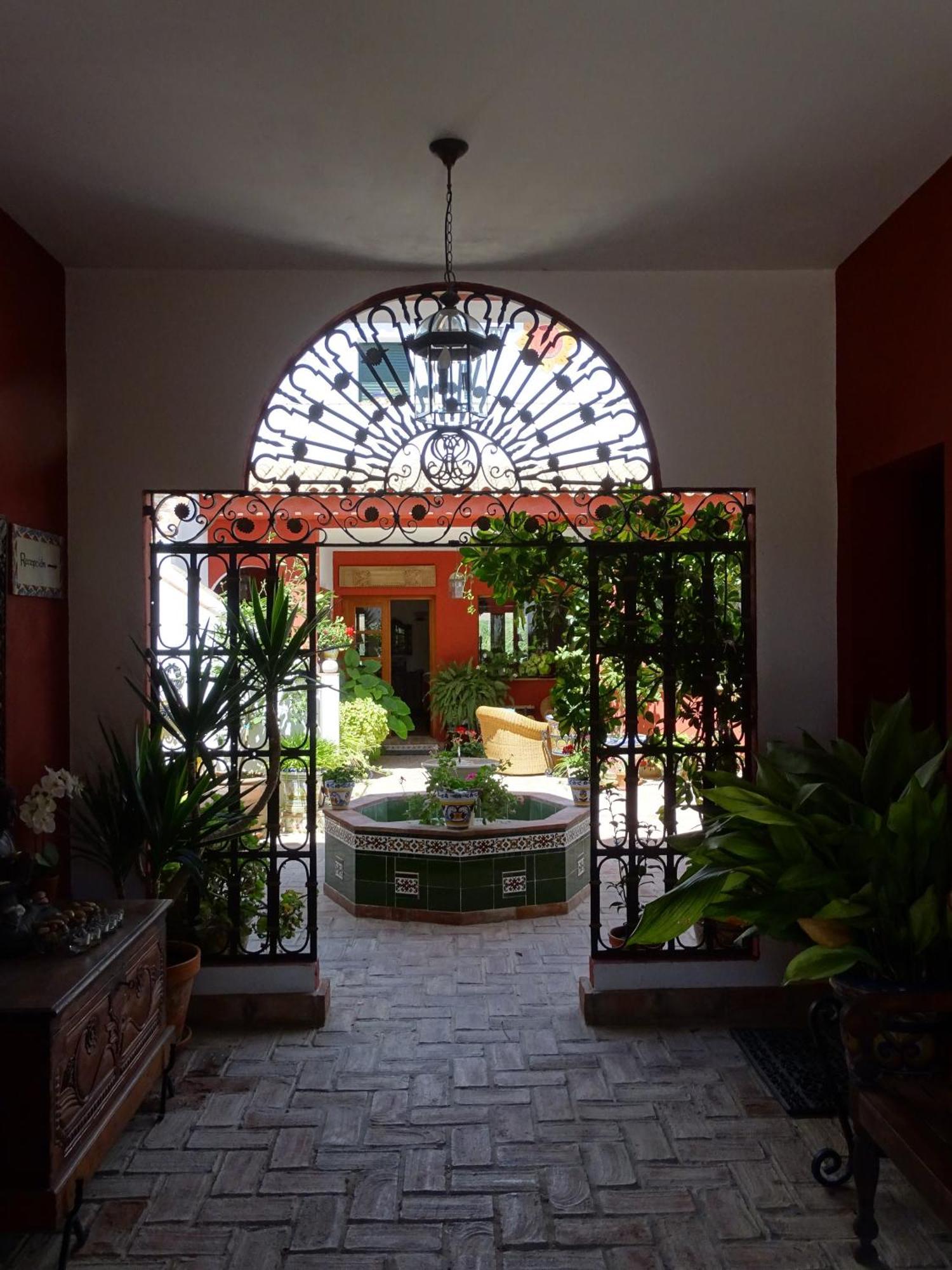 Hotel Sindhura Vejer de la Frontera Exterior photo